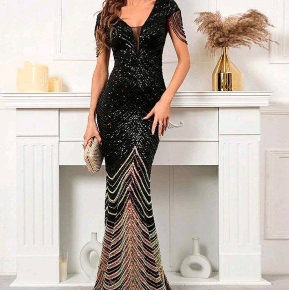 Black Chevron Print, Contrast Sequined and Mesh V Neck Cap Sleeve Mermai… - Picture 4 of 15